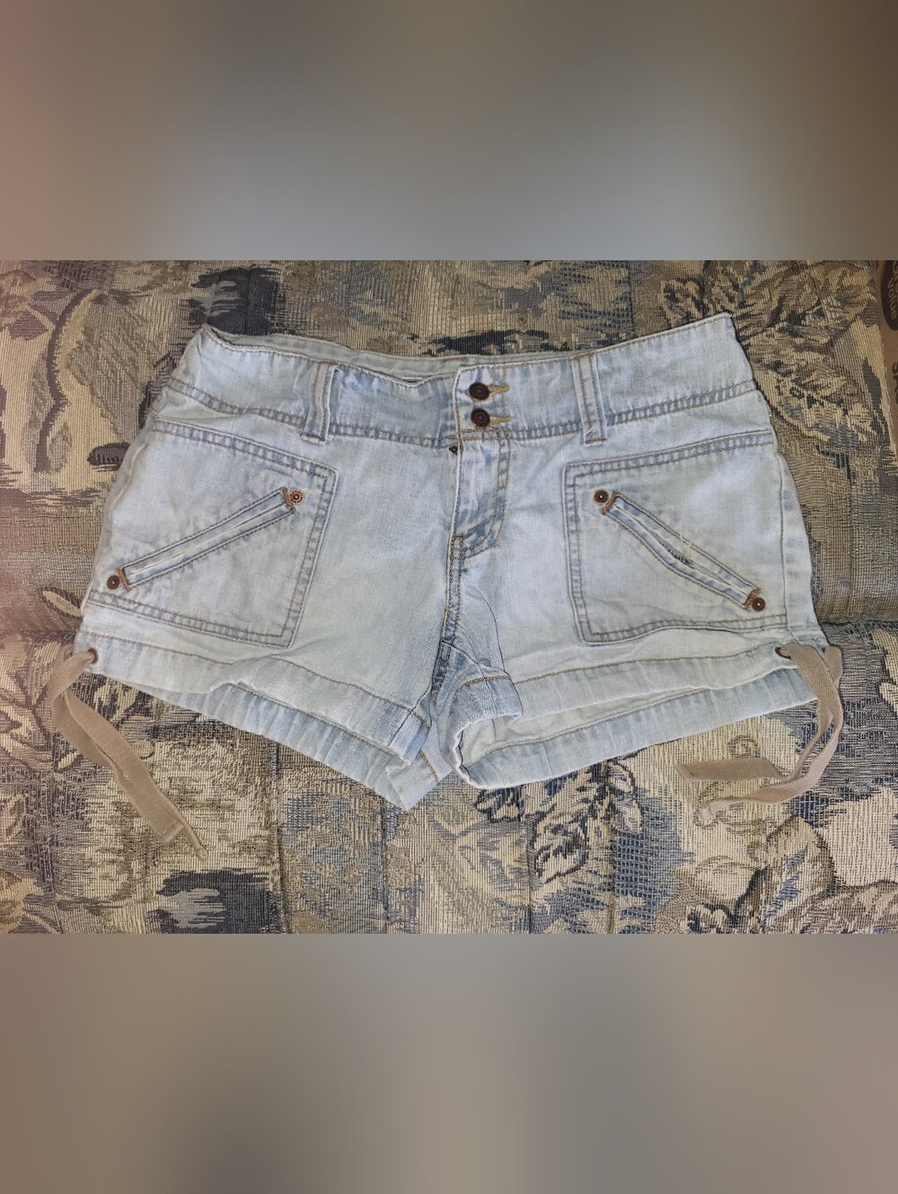 Old Navy Vintage Jean Shorts Size 4 Low Rise Zipper Pockets Fairy Grunge Y2K